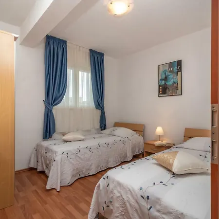 Apartments Villa Jelena Seget Vranjica Buitenkant foto