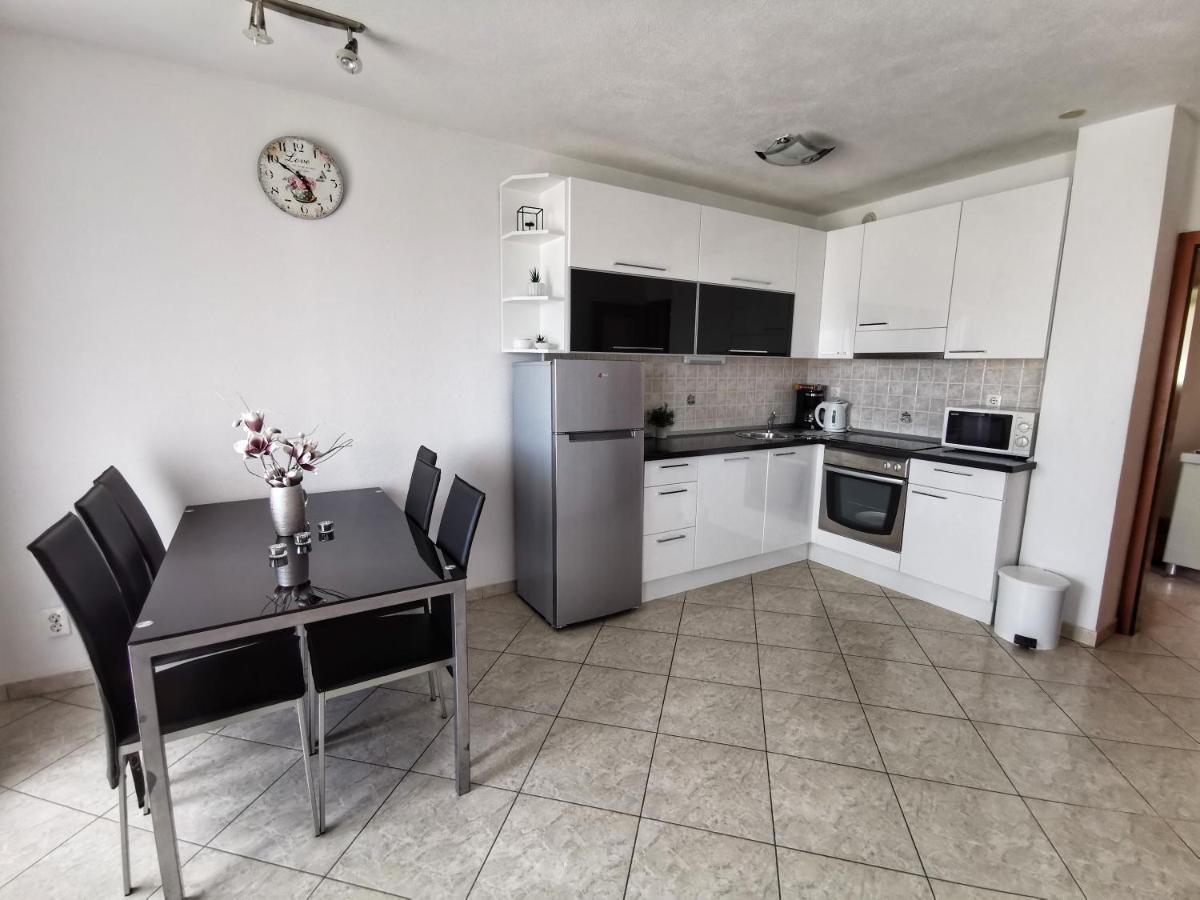 Apartment Jelena Seget Vranjica