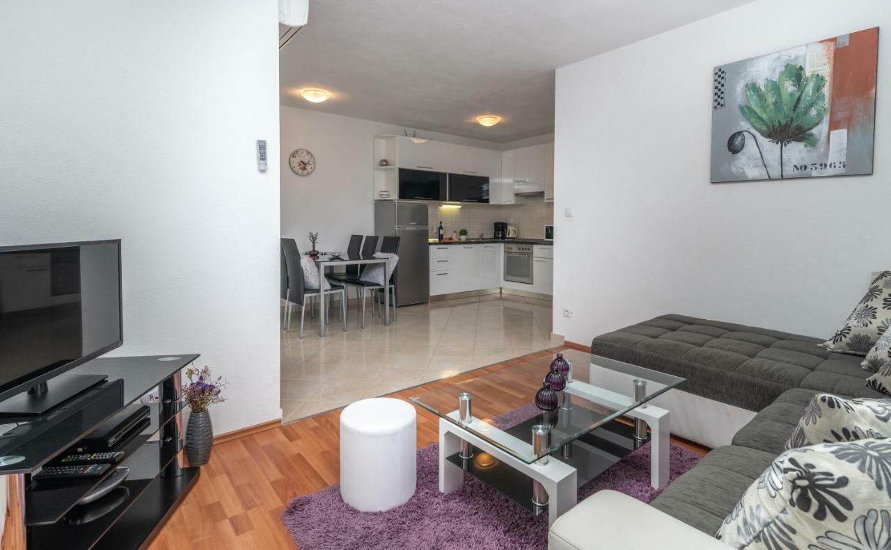 Apartment Jelena *